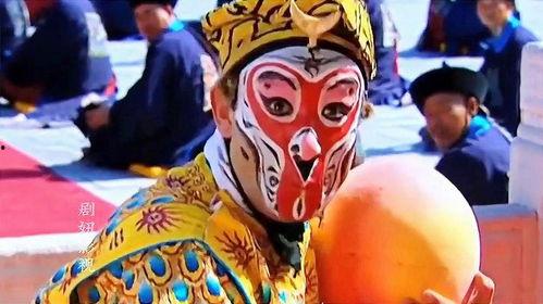 看戏吃瓜围观图片,看戏吃瓜，围观众生相