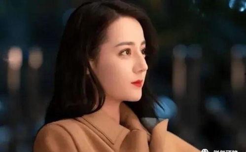 美女博主吃瓜,美女博主带你领略吃瓜乐趣